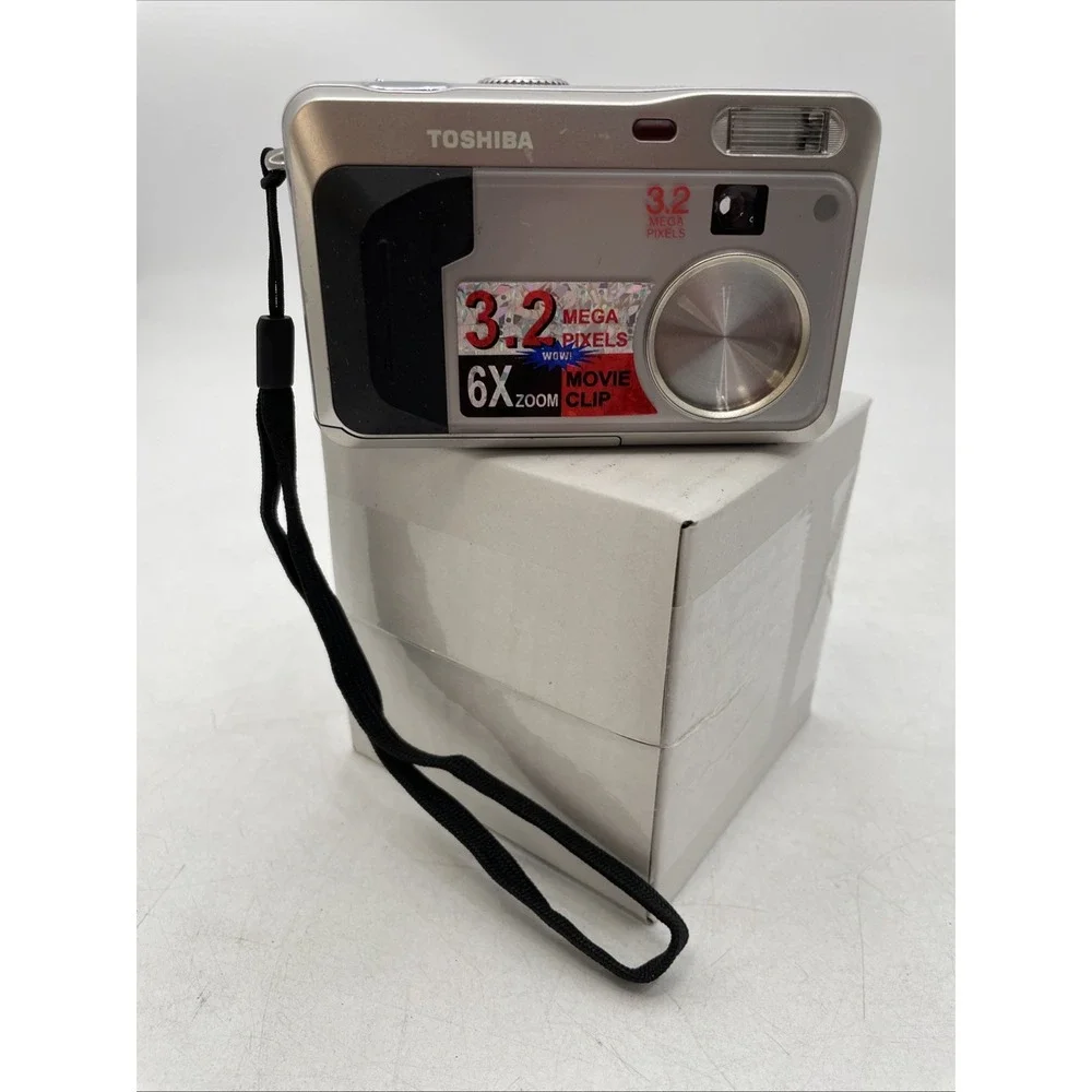 Toshiba PDR-3330 Digital Still Camera 3.2 MP 6X Zoom+Battery+Memory Card+Manuals
